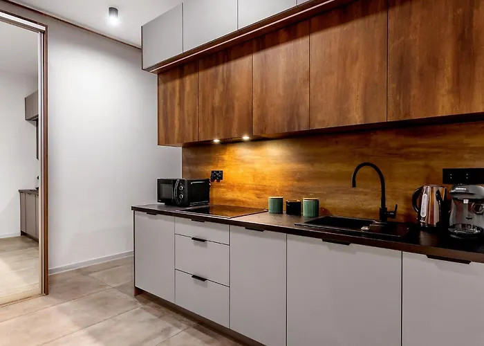 Warowna 2 Premium Jacuzzi & Sauna * بيشتنا